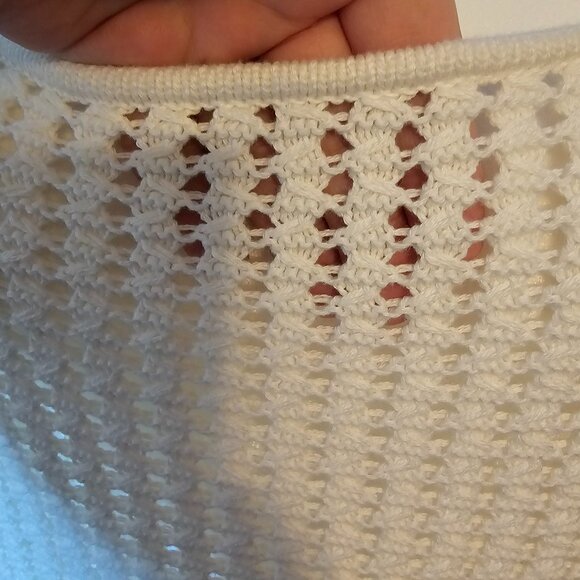 GAP Crochet Tank Top - Picture 3 of 5